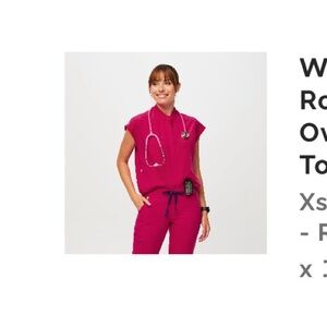 Rafaela scrubs top in XS run big and flowy